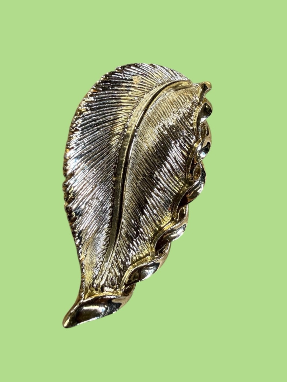 Gerry’s Gold Feather Brooch Pin